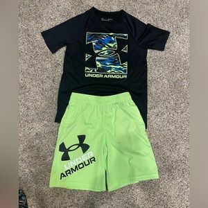 Boys Under Armour dry-fit set. Size medium.